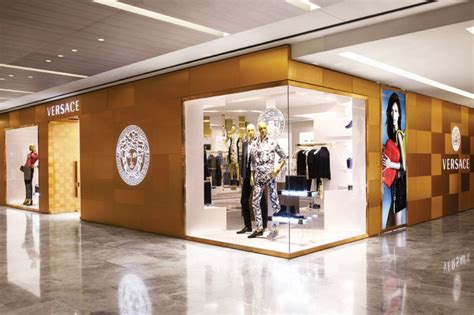 versace singapore website.